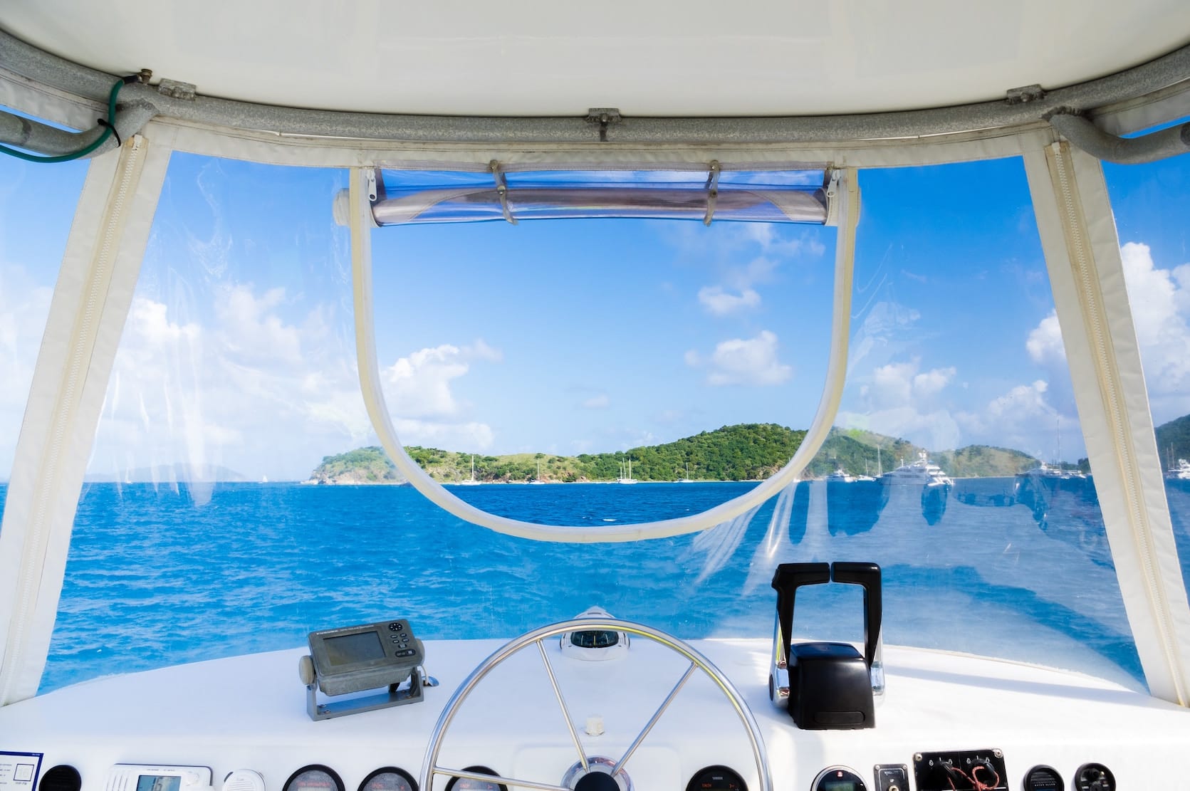 yacht charter qualifications