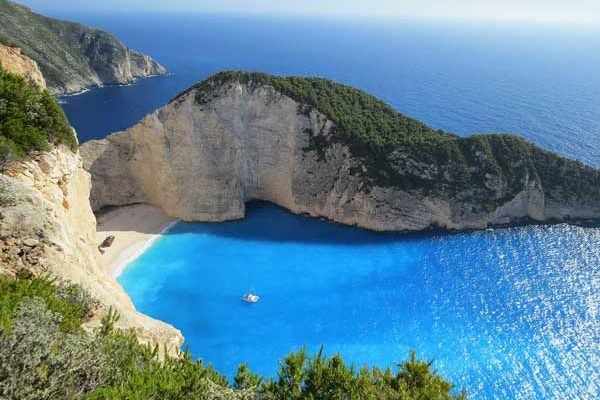 Greece yacht charter to shipwreck bay