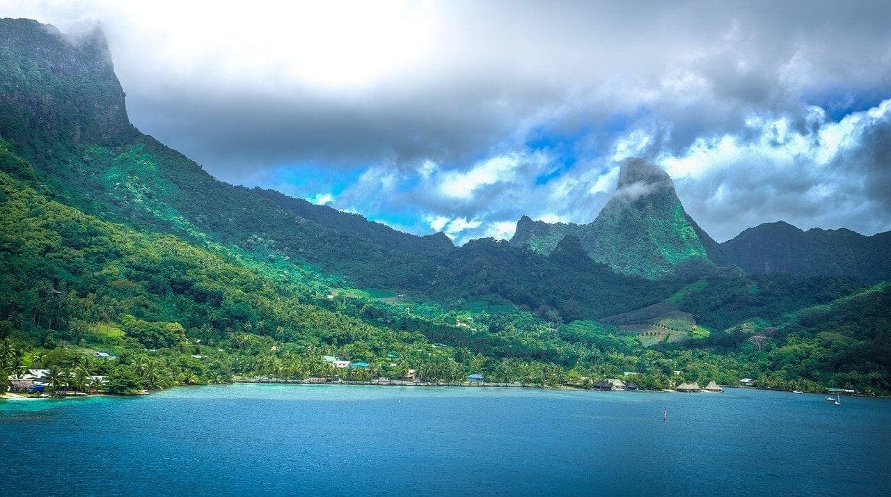 Tahiti sailing itinerary