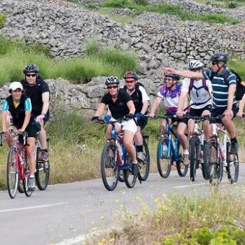 cycling-tour-group-cycling