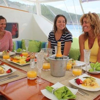 gourmet-sailing-dining-on-a-yacht gourmet-sailing-dining-on-a-yacht